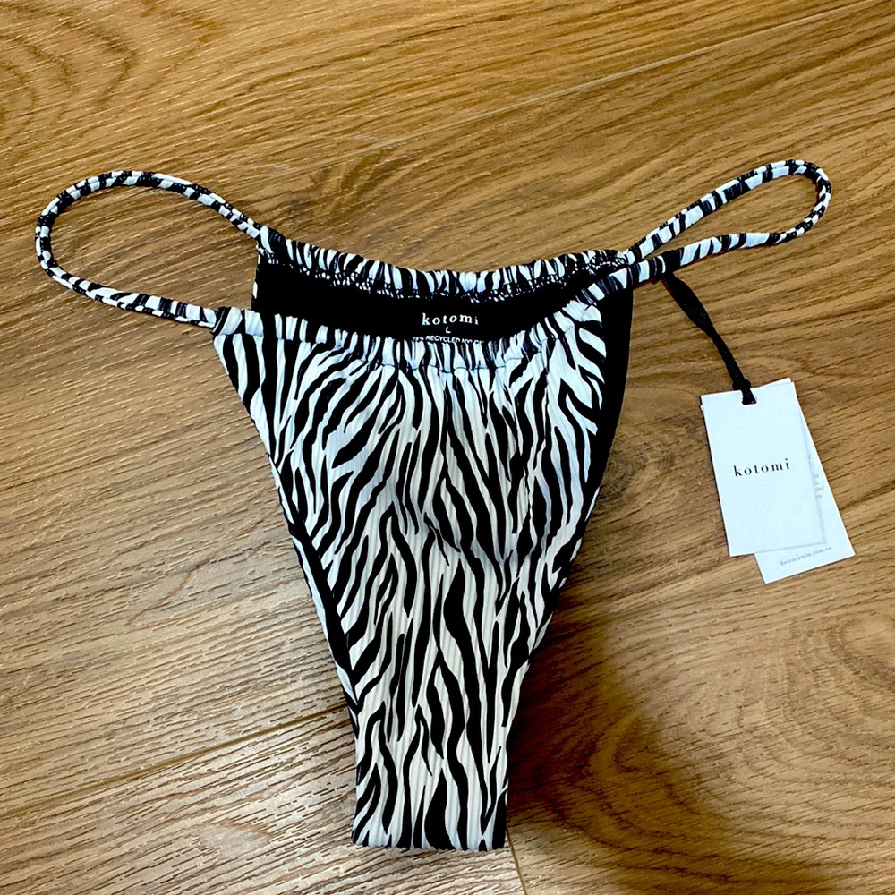 Cutest bottoms ! Brand new, never worn.